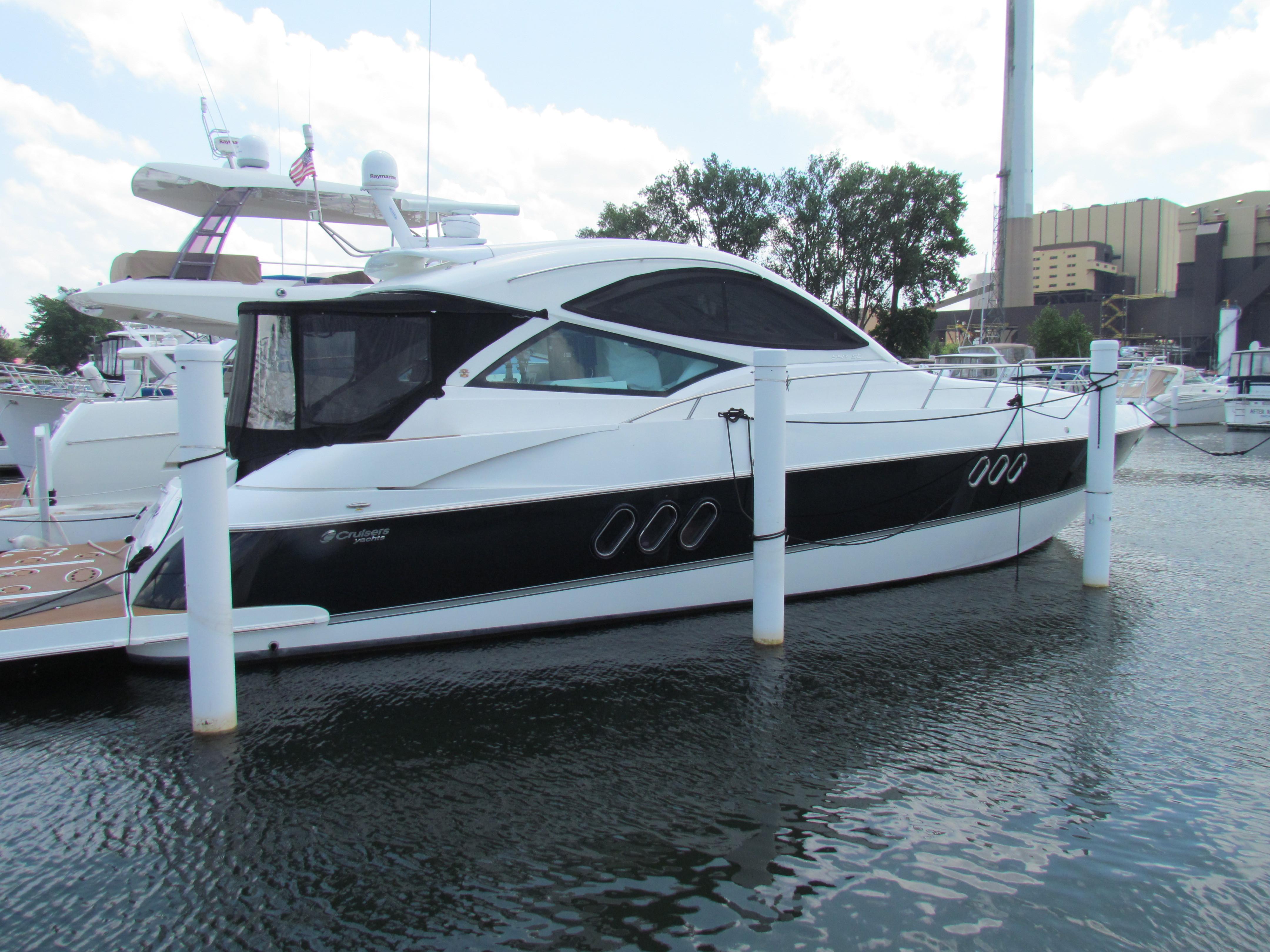 Hawkeye Yacht for Sale 54 Cruisers Yachts Michigan City, IN Denison Yacht Sales