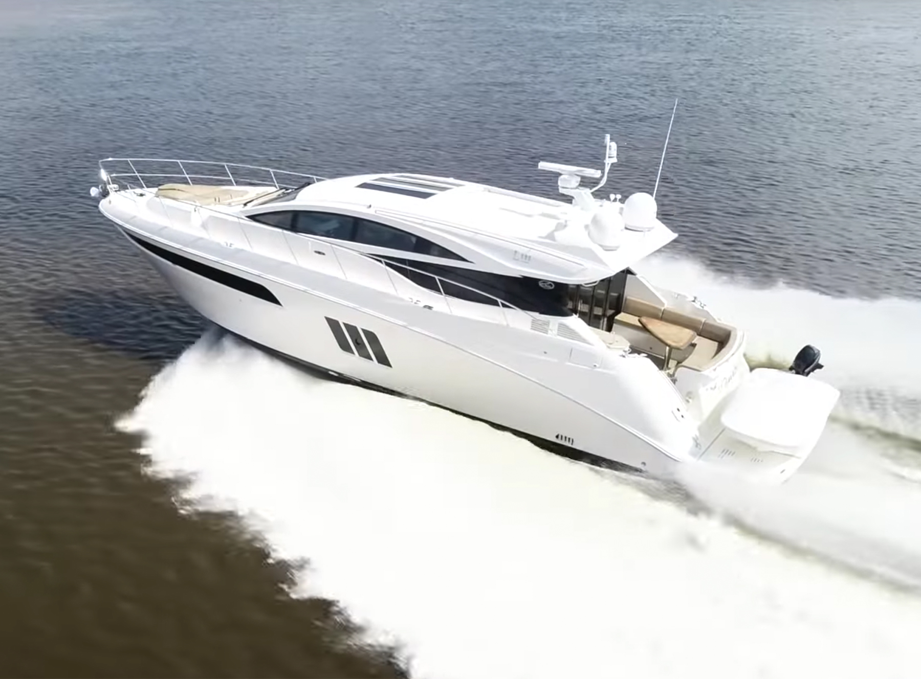 l590 yacht